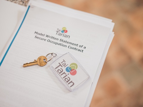 A copy of a Tai Tarian contract